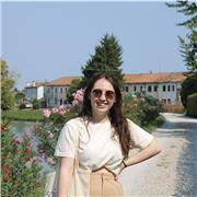 sono una studentessa universitaria e mi sono diplomata al liceo linguistico. Offro lezioni di spagnolo per studenti